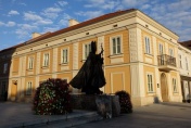 Muzeum Dom Rodzinny Jana Pawła II - widok od strony rynku.