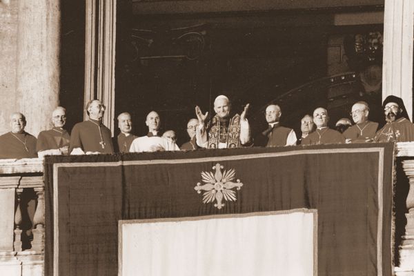 Habemus Papam! - 16.X.1978 rok. ok. godz. 17.15 kard. Karol Wojtyła zostaje wybrany na papieża, przybiera imię Jan Paweł II
