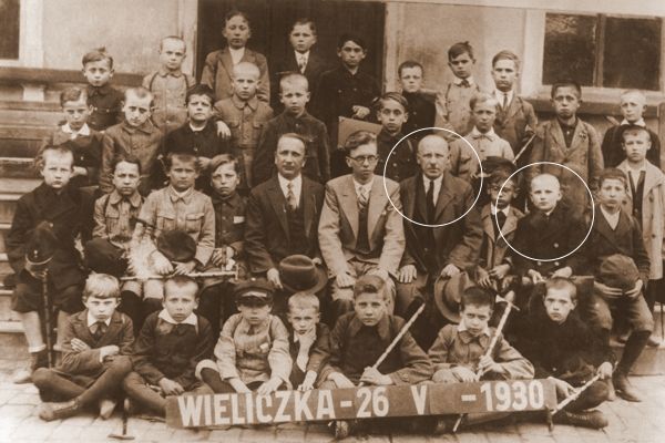 Karol Wojtyła wraz z ojcem na wycieczce klasowej w Wieliczce